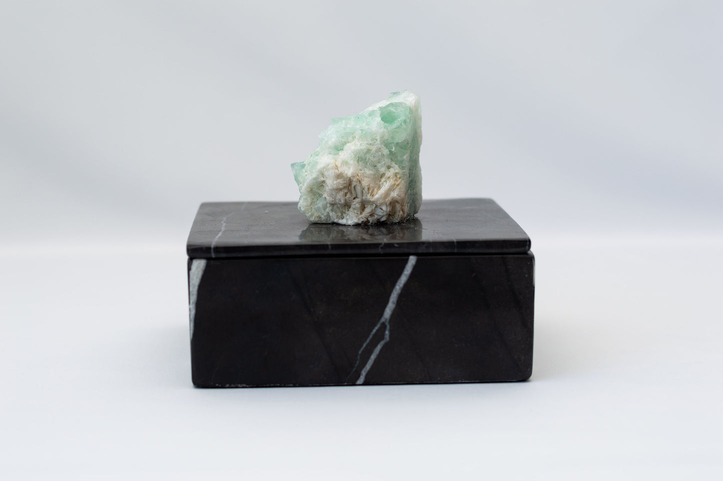 CAJA MARIANO Y MIRANDA